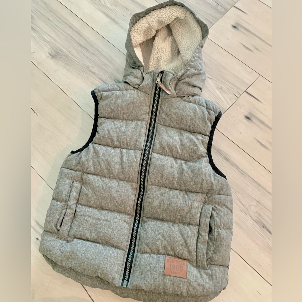 Boys H&M Quilted Vest size 8-9y